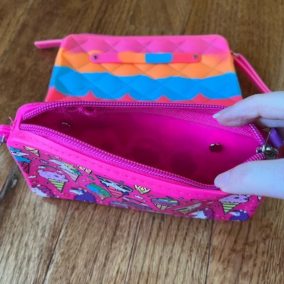 Set of 2 American Jewel Yummy Gummy wristlet - Picture 4 of 7